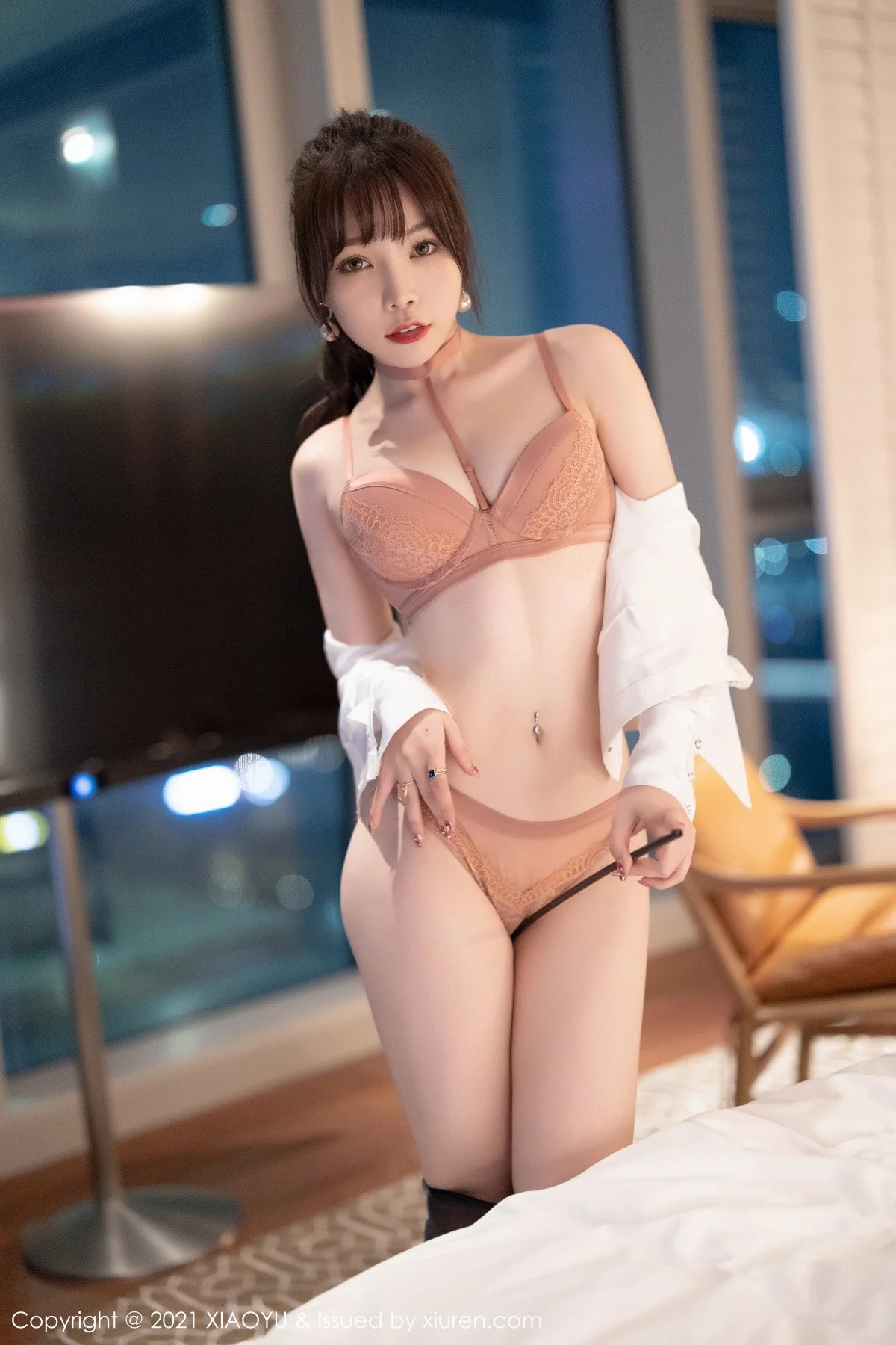 Xrmnw.Com[XiaoYu画语界]Vol.684_女神芝芝Booty教师角色主题性感白T配超薄黑丝裤袜诱惑写真98P