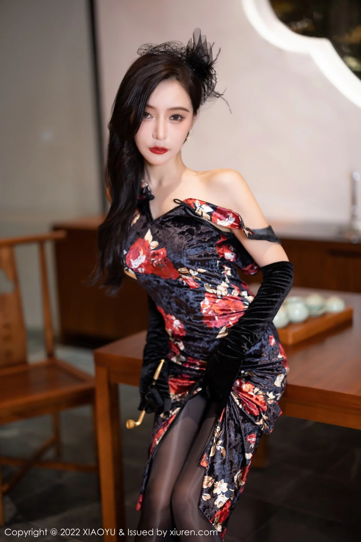 Xrmnw.Com[XiaoYu画语界]Vol.909_女神王馨瑶yanni脱性感深色旗袍露红色内衣配开档黑丝诱惑写真90P